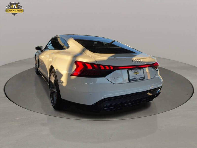 2022 Audi e-tron GT quattro Premium Plus