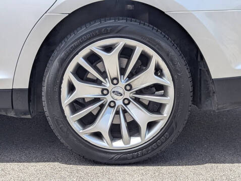 2019 Ford Taurus Limited