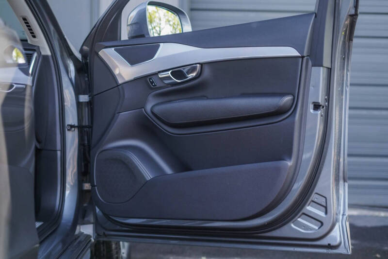 2018 Volvo XC90 T5 Momentum 7-Passenger