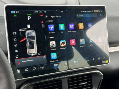 2025 VinFast VF8 Plus