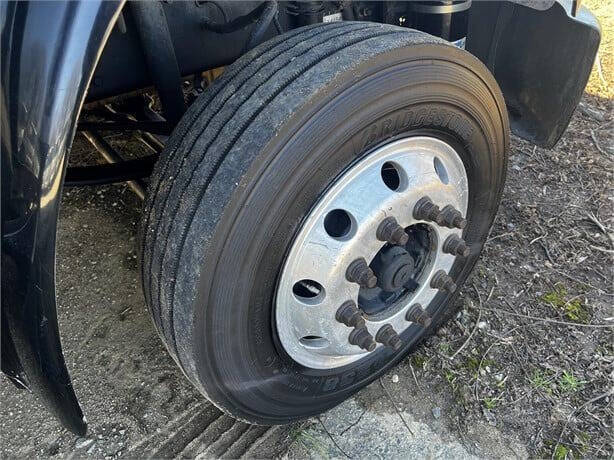 2007 Freightliner M2 106