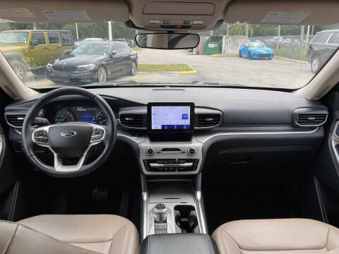 2023 Ford Explorer XLT