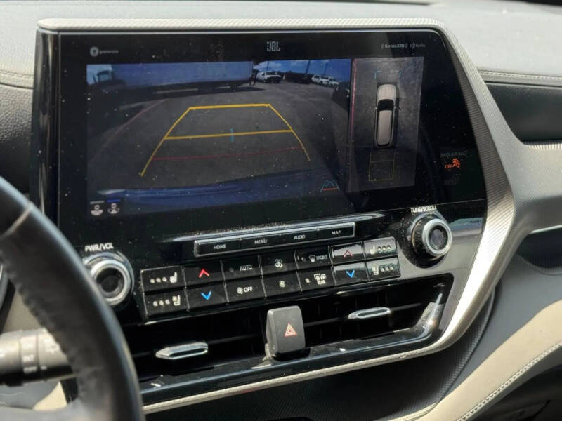 2022 Toyota Highlander Platinum