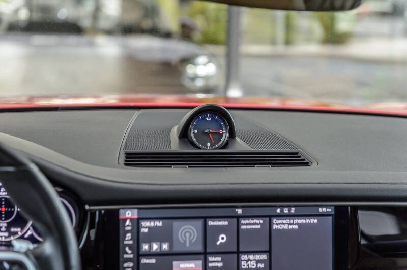 2018 Porsche Panamera 4