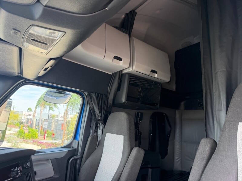 2021 Freightliner Cascadia
