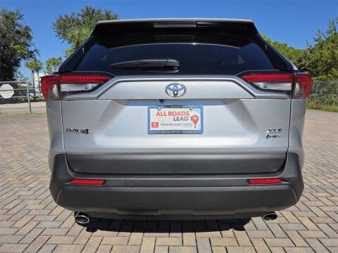 2025 Toyota RAV4 Hybrid XLE