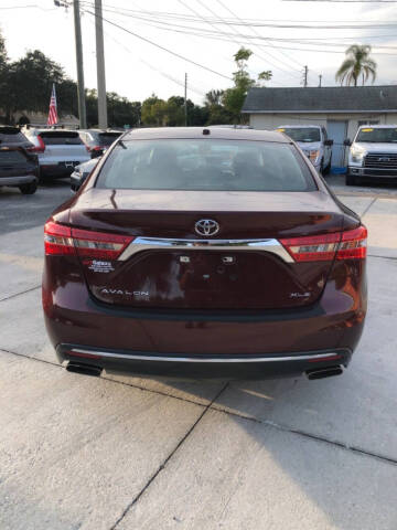 2017 Toyota Avalon XLE