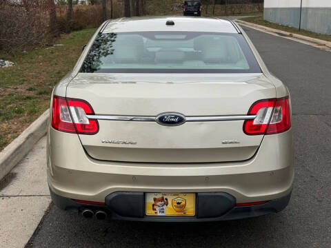 2010 Ford Taurus SEL