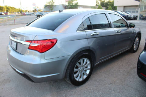 2013 Chrysler 200 Limited