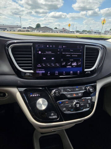 2021 Chrysler Pacifica Touring L