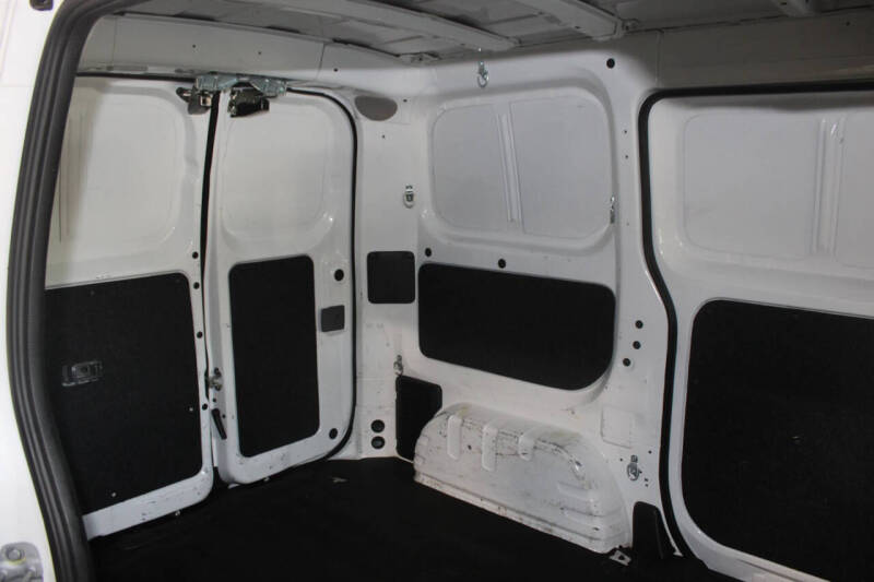 2017 Nissan NV200