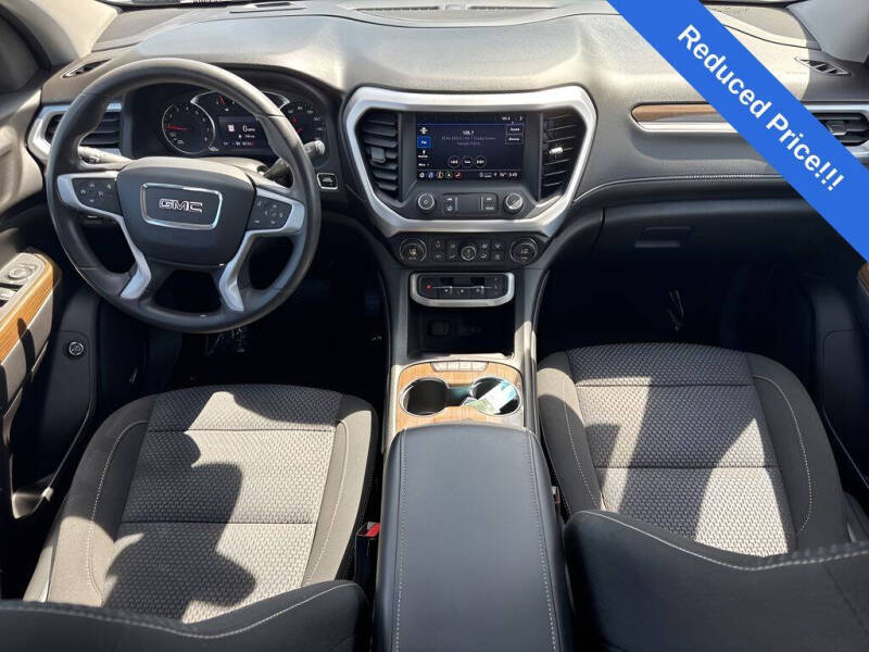 2023 GMC Acadia SLE