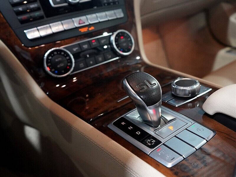 2015 Mercedes-Benz SL-Class 49