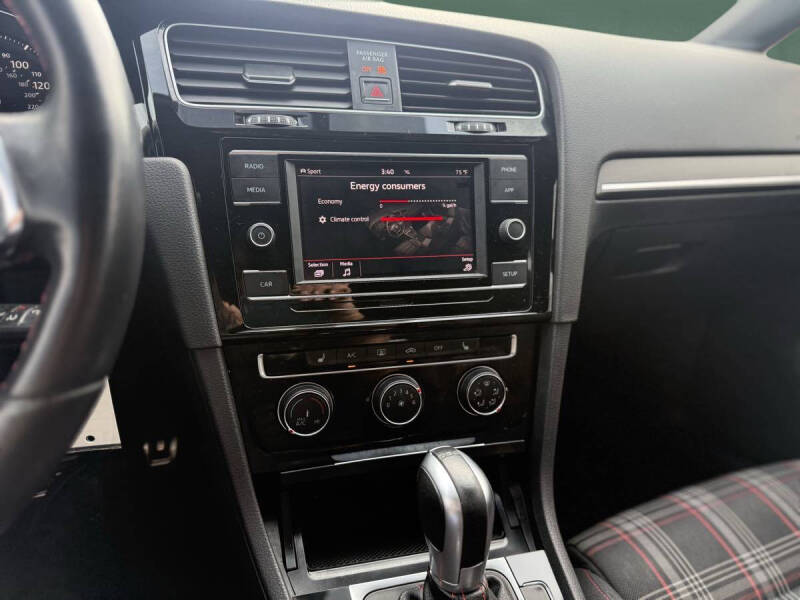2018 Volkswagen Golf GTI S