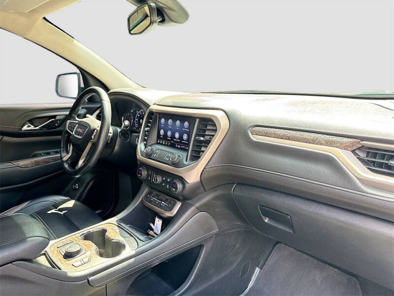 2020 GMC Acadia Denali