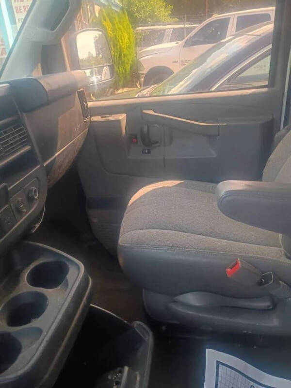 2017 Chevrolet Express LT 3500