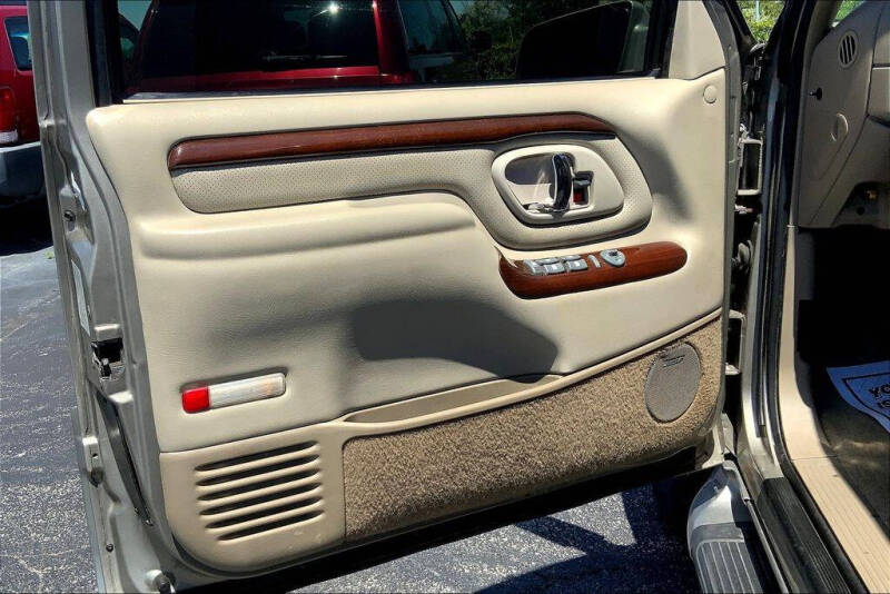 2000 Cadillac Escalade