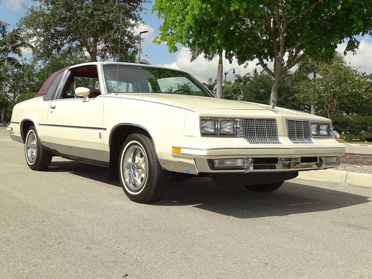 1985 Oldsmobile Cutlass Supreme 7