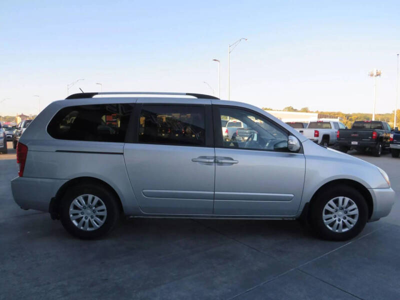 2014 Kia Sedona LX