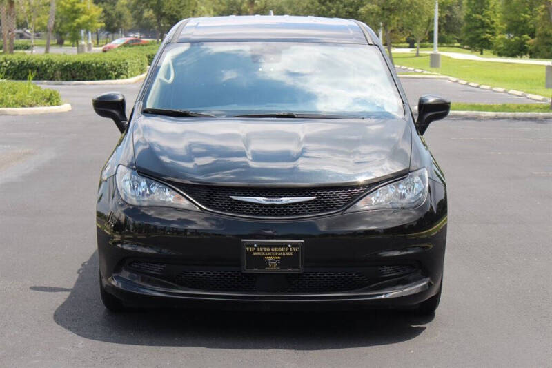 2023 Chrysler Voyager LX