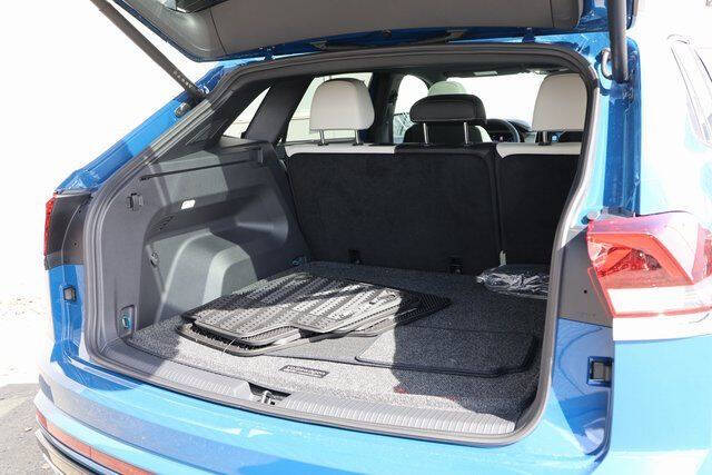 2025 Volkswagen Atlas Cross Sport SEL Premium R-Line 4Motion