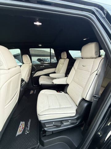 2023 Cadillac Escalade Sport