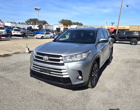 2017 Toyota Highlander for sale at Image Auto Sales in Dallas TX