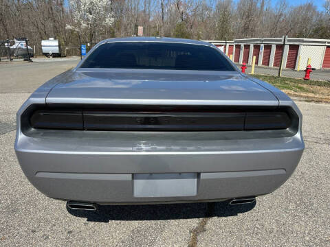 2014 Dodge Challenger SXT Plus