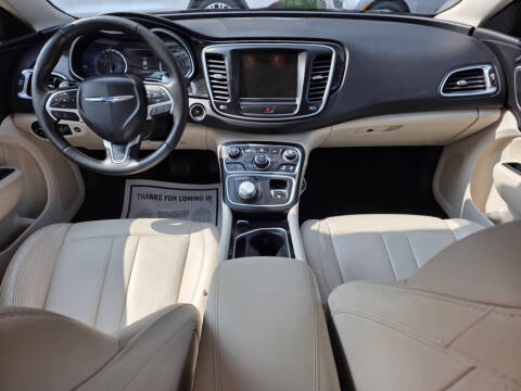 2016 Chrysler 200 C