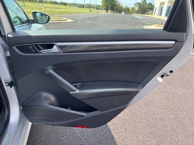 2017 Volkswagen Passat V6 SEL Premium