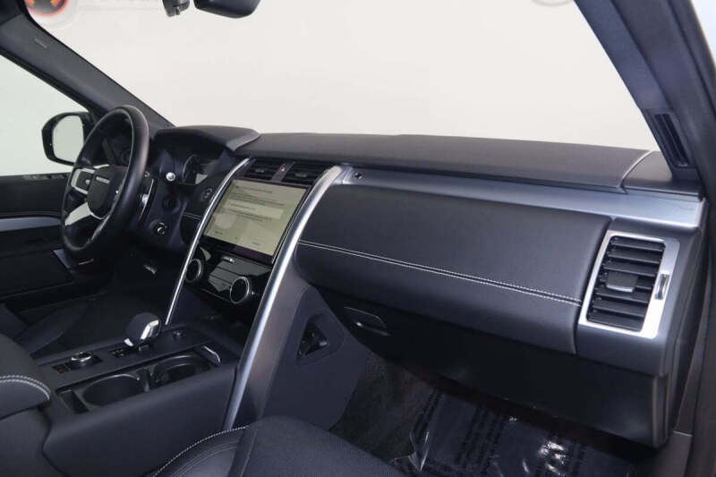 2023 Land Rover Discovery P360 S R-Dynamic