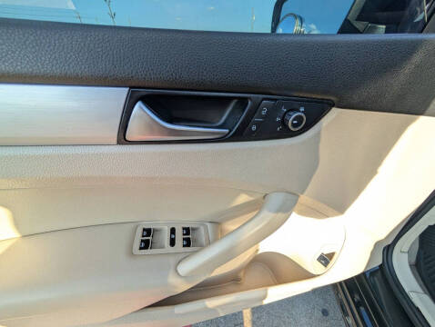 2013 Volkswagen Passat SE