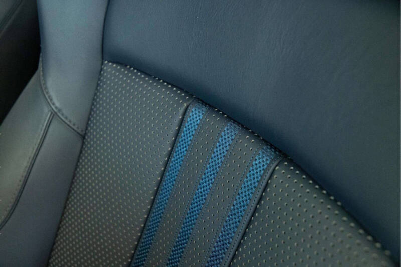 2025 Aston Martin DBX 707