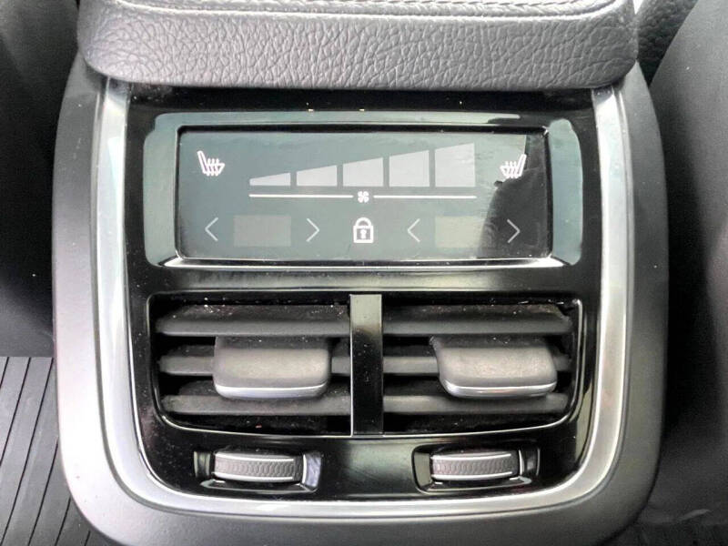 2019 Volvo XC90 T6 Momentum