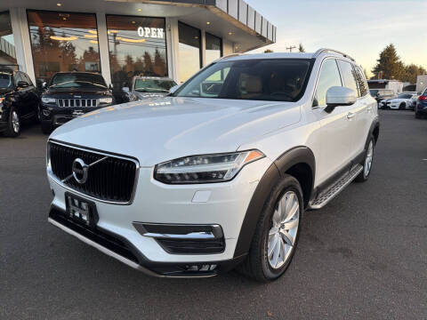 2016 Volvo XC90 T6 Momentum
