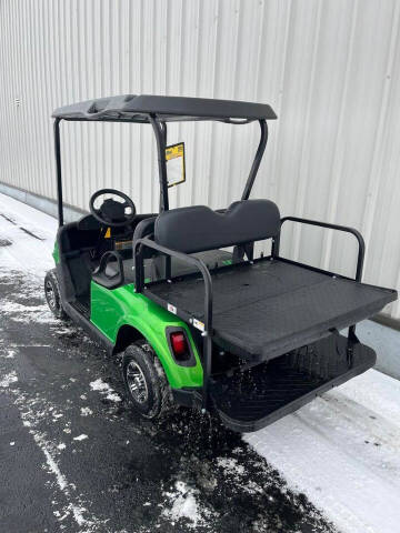 2023 E-Z-GO RXV