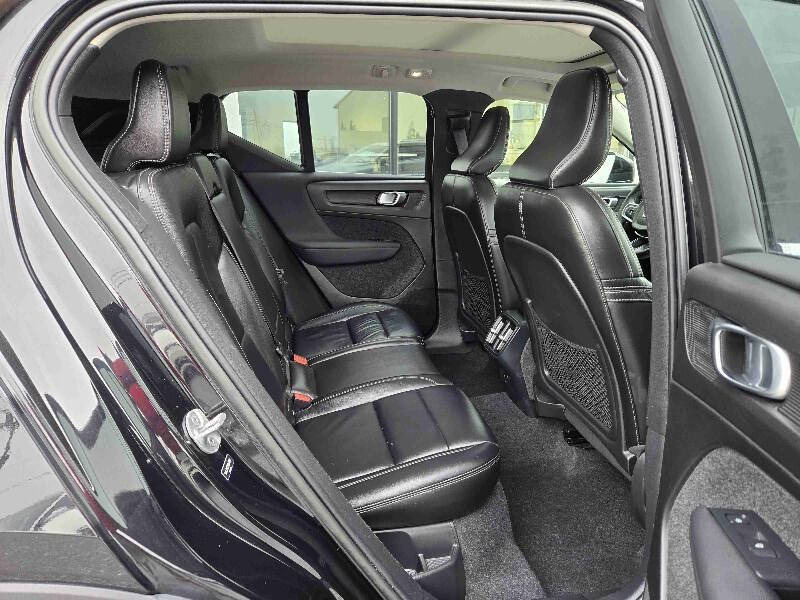 2023 Volvo XC40 B5 Plus Bright Theme