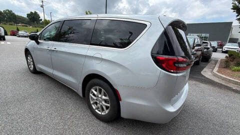 2024 Chrysler Pacifica Touring L