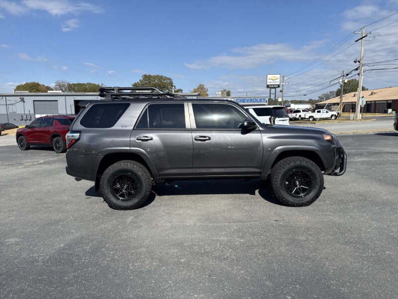 2022 Toyota 4Runner SR5