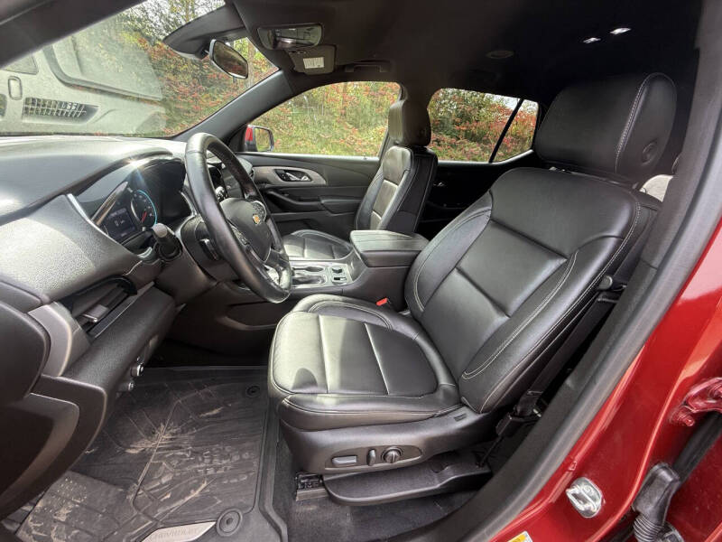 2023 Chevrolet Traverse LT Leather