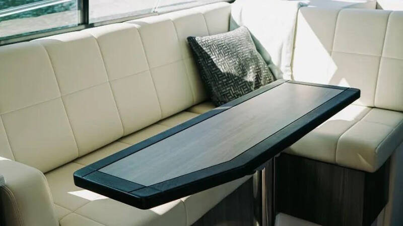 2021 Regal 38 GRANDE COUPE