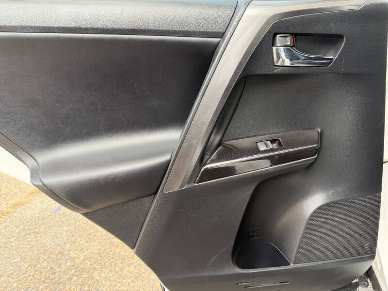 2017 Toyota RAV4 Hybrid SE