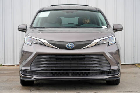 2021 Toyota Sienna LE 8-Passenger