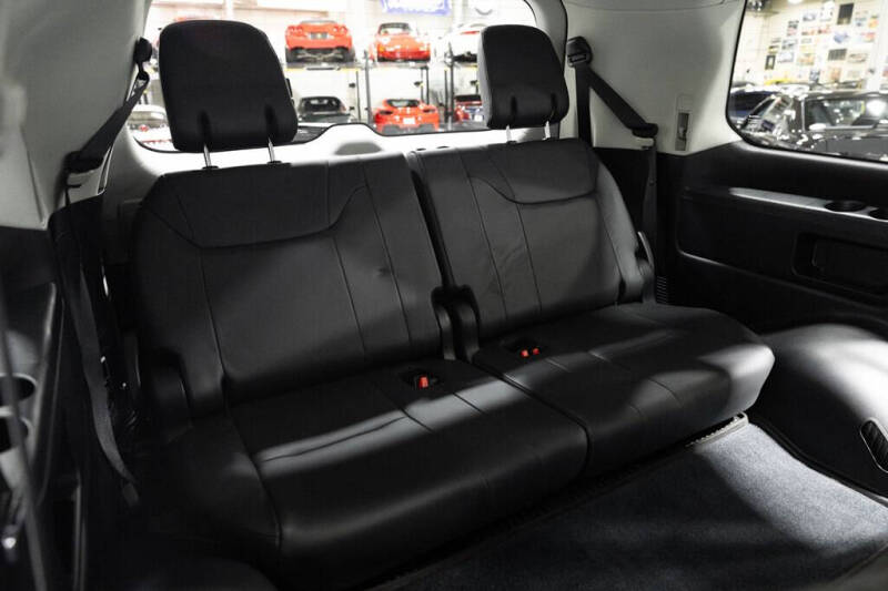 2021 Lexus LX 570 Three-Row