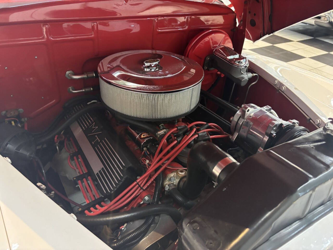 1946 Ford Tudor 29