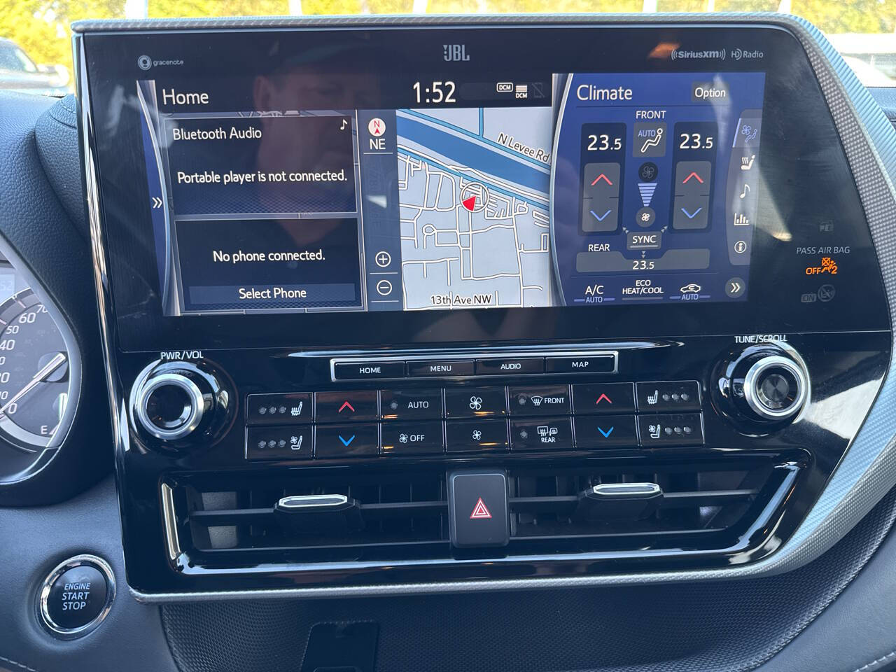 used 2022 Toyota Highlander car, priced at $38,299