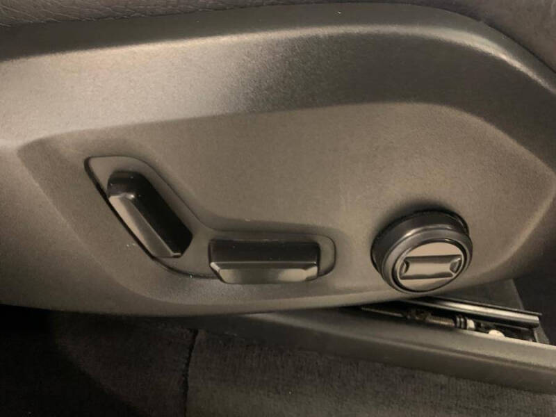 2022 Volvo XC90 T6 Momentum 7-Passenger