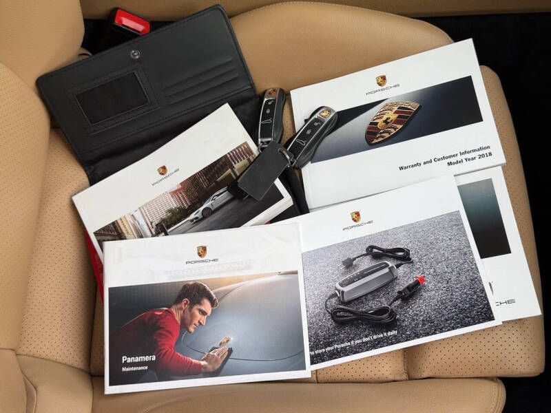 2018 Porsche Panamera 4 Executive