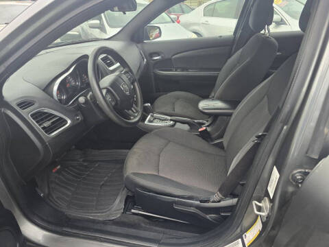 2013 Dodge Avenger SE