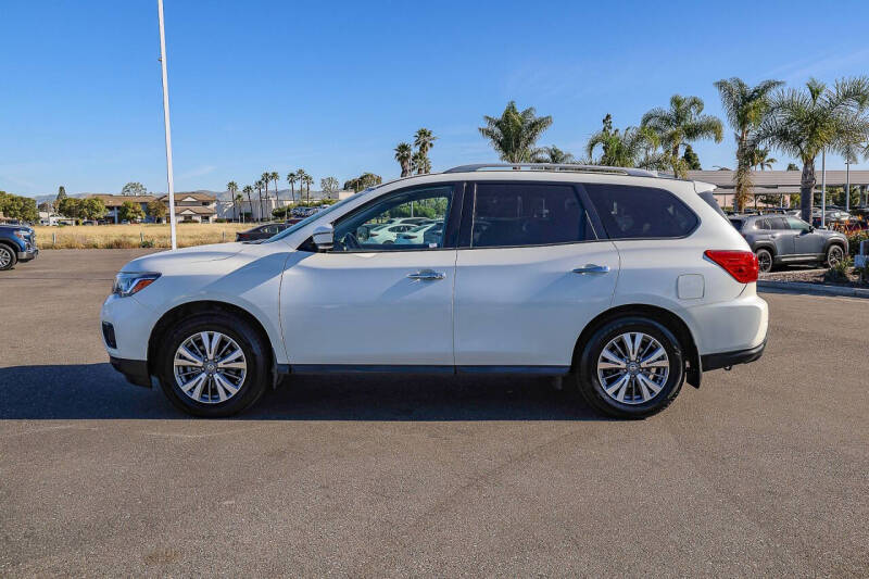 2020 Nissan Pathfinder SV
